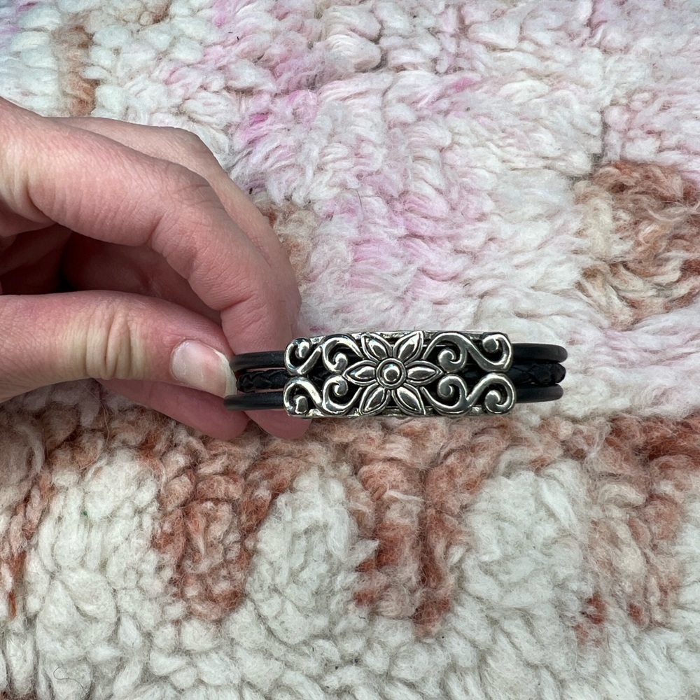 Silver Floral Medallion Leather Bracelet – 7.5” | Magnetic Clasp | Boho Chic - Picture 7 of 8